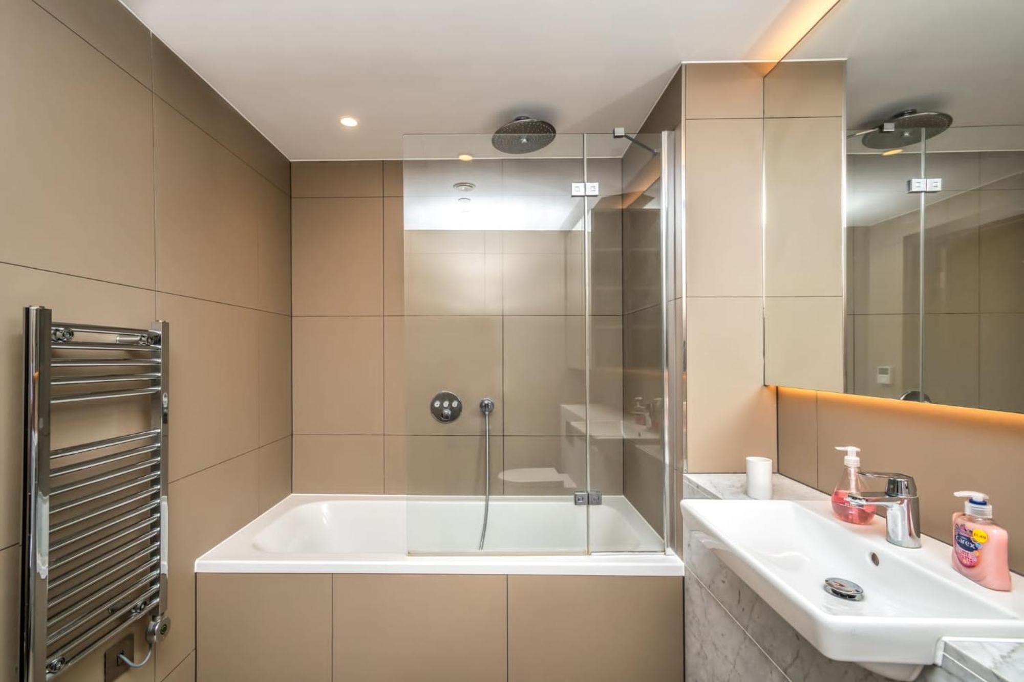 Luxury 2 Bedroom Apartment In Tower Hill London Exterior photo